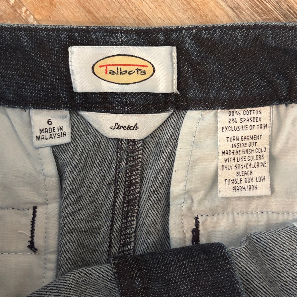 Talbots Dark Wash Denim Stretch Pencil Skirt Size 6 Gold Buckle Belt Accent - Picture 2 of 14
